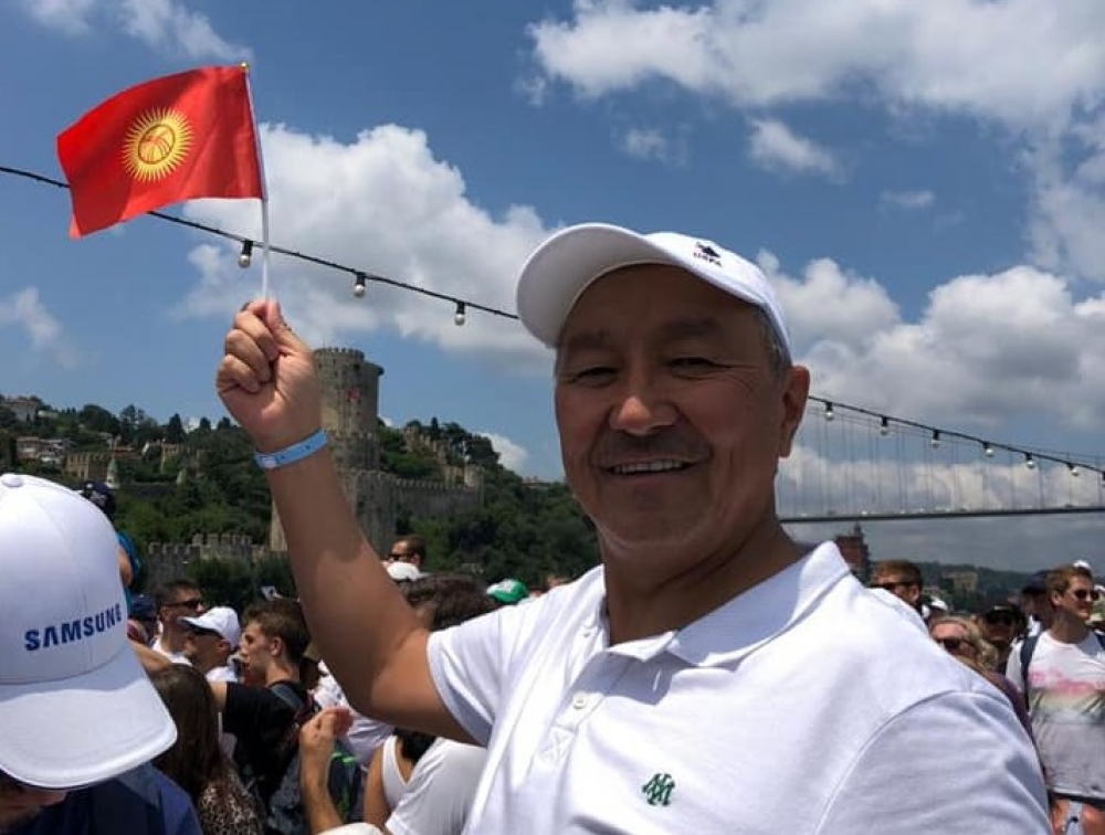 Депутат Парламента Кыргызстана переплыл через Босфор (видео)