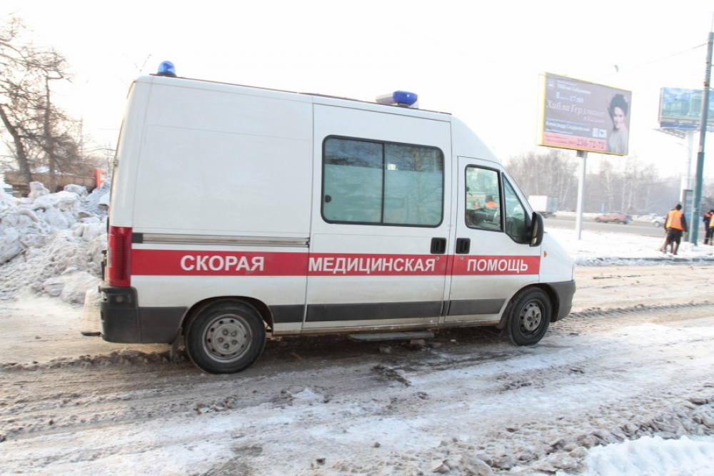 В Узгенском районе неизвестные расстреляли автомобиль. Из троих пострадавших выжил один
