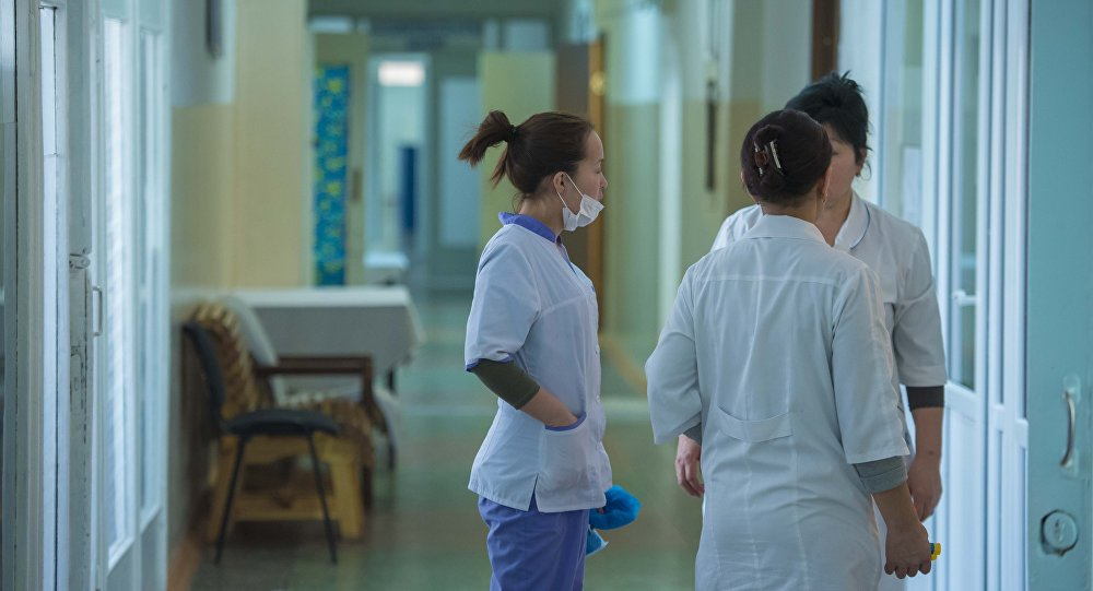 В Таласе родственники роженицы напали на медсестру