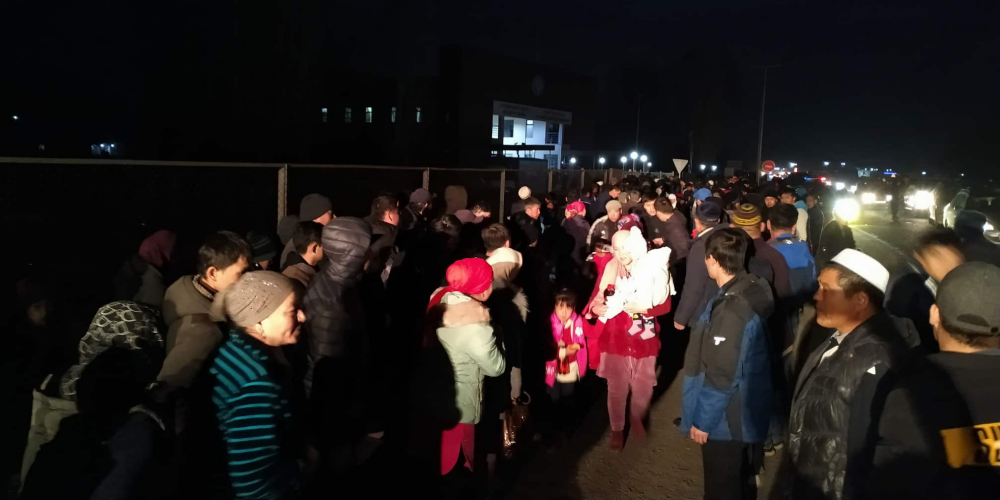 Массовая драка в Казахстане. Беженцы из Кордая прибывают в Кыргызстан