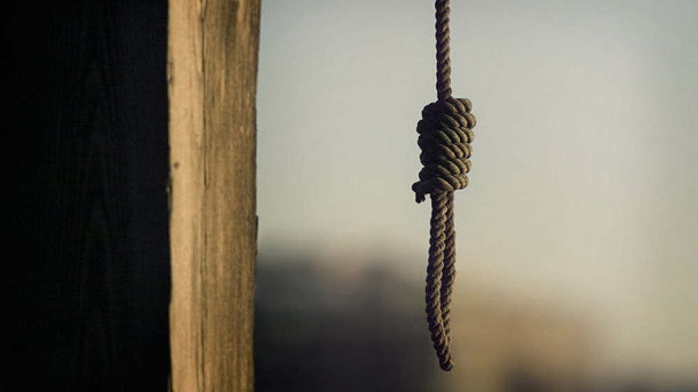 В Таласе на веревке от качелей случайно повесился подросток