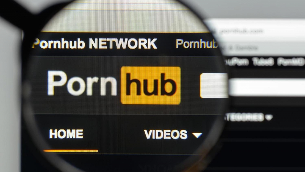 «Сидите дома»: PornHub открыл для всех бесплатный премиум-доступ