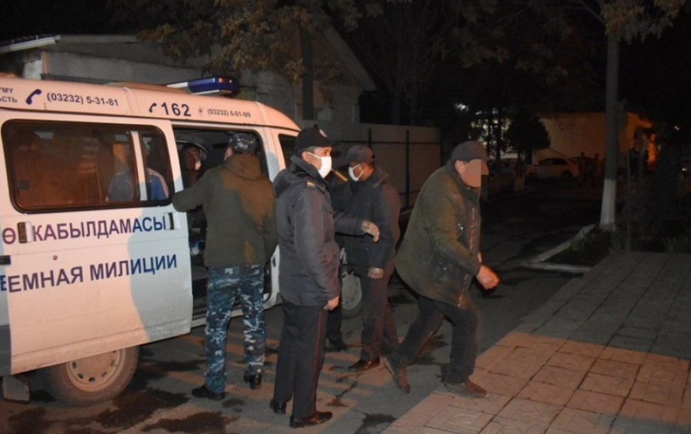 В Бишкеке за ночь 119 человек нарушили комендантский час
