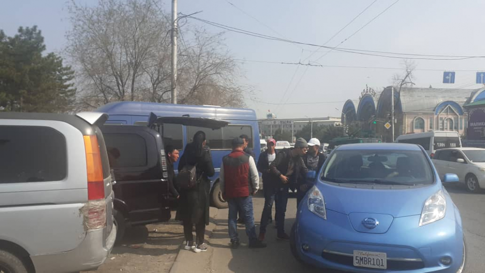 Бишкектик таксист бүт үй-бүлө мүчөлөрүнө коронавирус жугузган. Ичинде небереси дагы бар