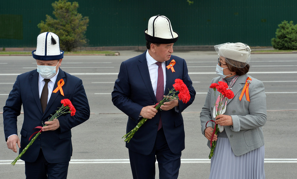 Бишкекте Улуу Жеңиштин 75 жылдыгына арналган митинг-реквием өттү 