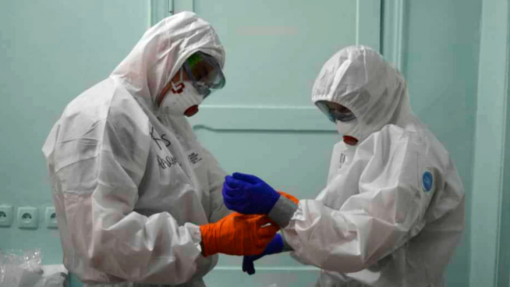 24-май: 2 медицина кызматкери коронавирус илдетин жуктуруп алышты