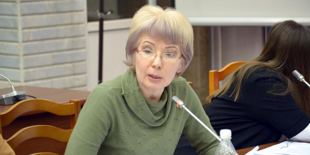 Евгения Строкова выступила против сноса забора вокруг Белого дома