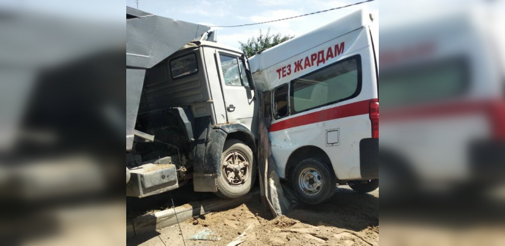 Врачи скорой помощи ехали на автоаварию. Подробности страшного ДТП в Бишкеке
