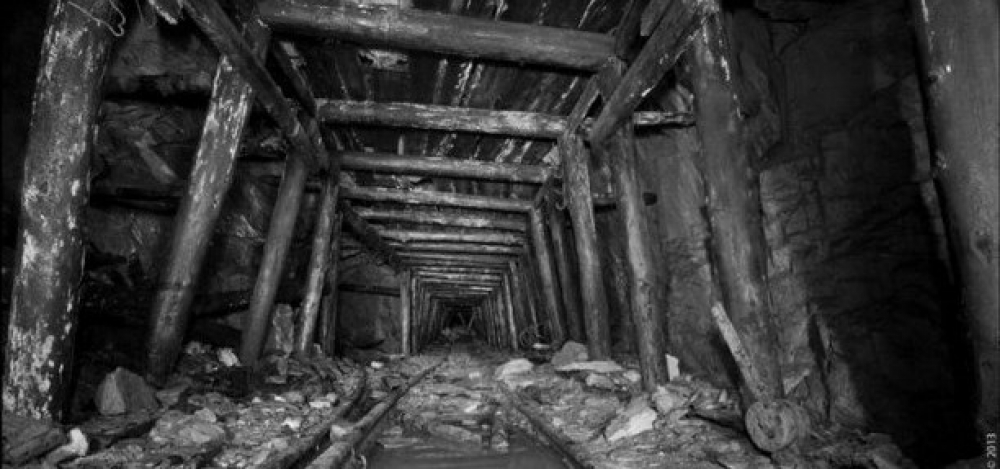 В угольной шахте в Сулюкте погибли четыре человека