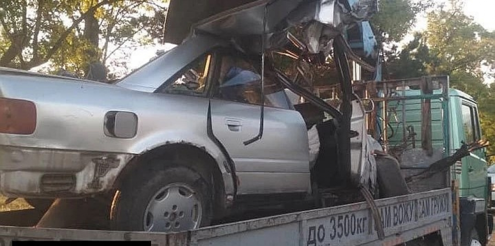 В Караколе двое парней угнали автомобиль и попали в смертельную аварию