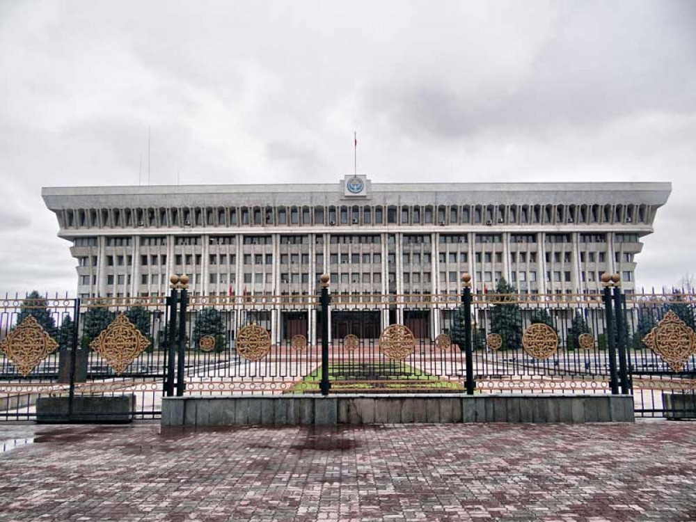 Белый дом в Бишкеке закрыт на дезинфекцию