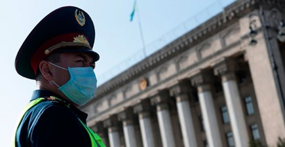 Власти Казахстана с 5 июля вводят в стране двухнедельный жесткий карантин