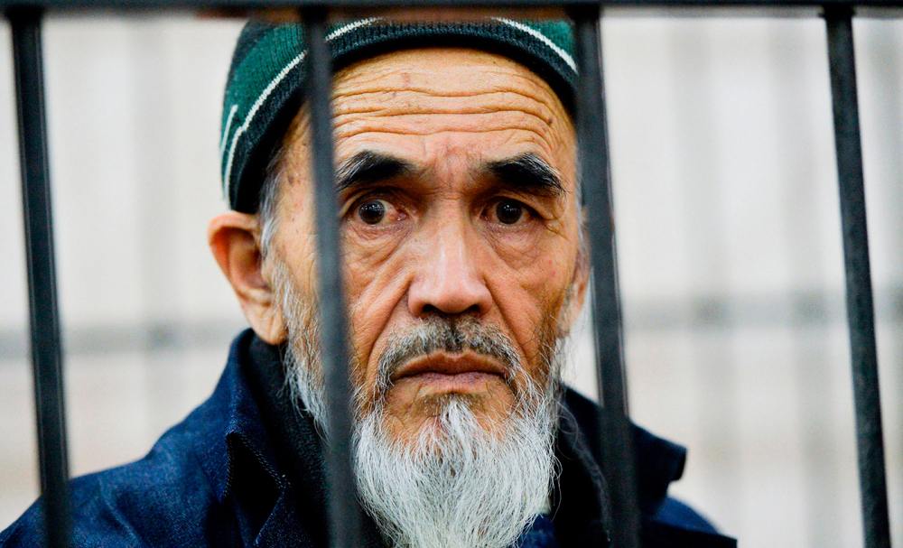 «Бир дуйно Кыргызстан»: Азимжан Аскаров тяжело болен, он отказывается от еды