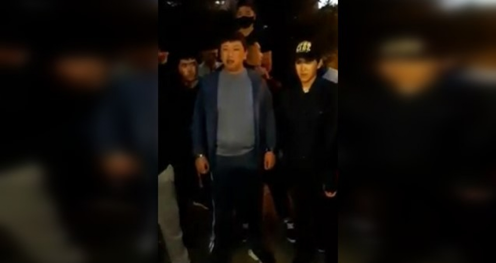 Видео из соцсетей: «патриоты» призывают наказывать кыргызстанок, которые общаются с иностранцами