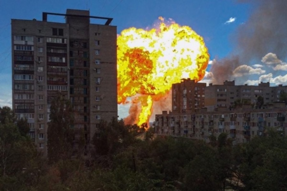 Страшный пожар в Волгограде – взорвалась газовая заправка (видео)