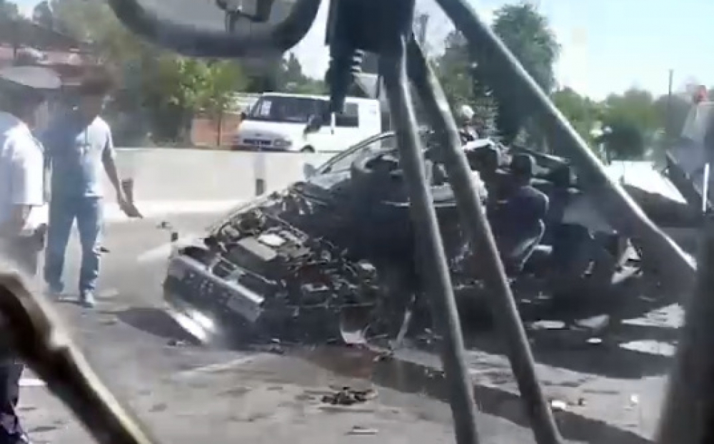Страшное ДТП в Петровке. Машина разлетелась на части (видео)