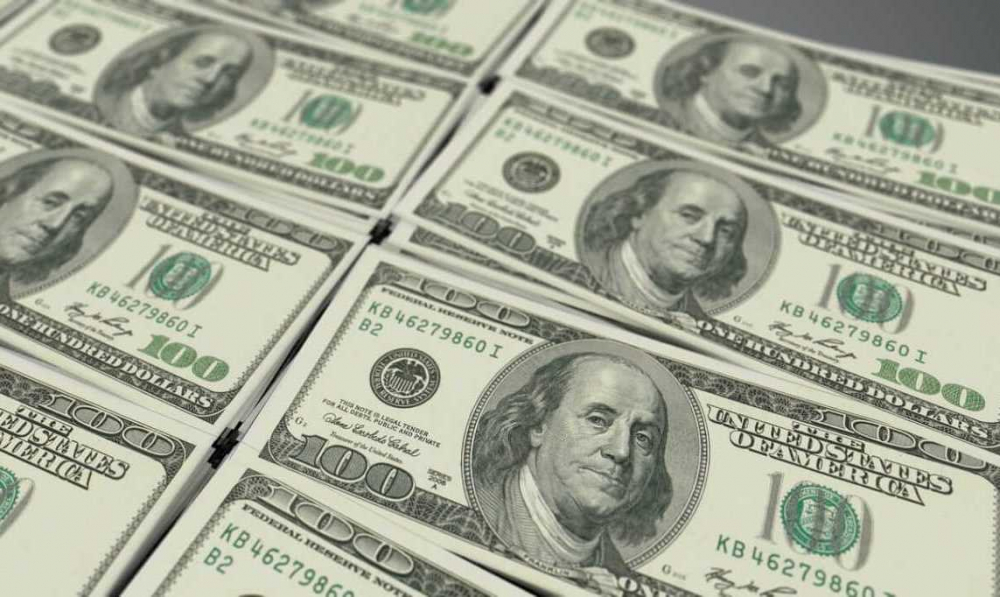 Доллар в Кыргызстане продолжает расти