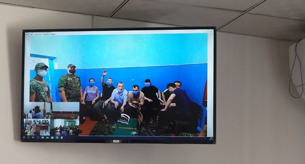 Дело о событиях в Кой-Таше. В знак протеста против онлайн-заседаний подсудимые решили покинуть зал
