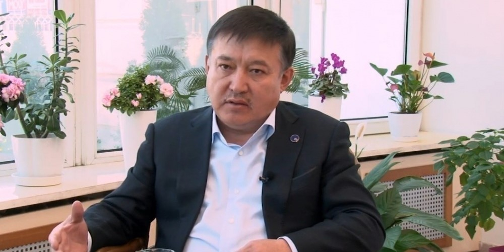 «Ата-Журт»: Ахматбек Келдибеков не имеет права подписывать меморандумы от имени партии