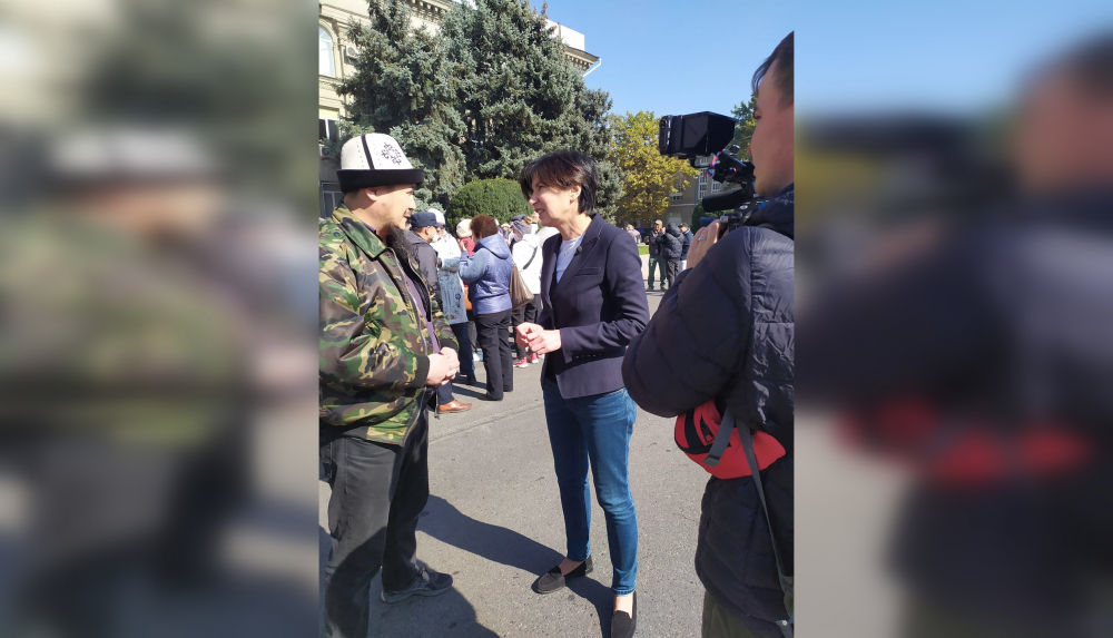 Известная журналистка Ирада Зейналова приехала освещать события в Кыргызстане