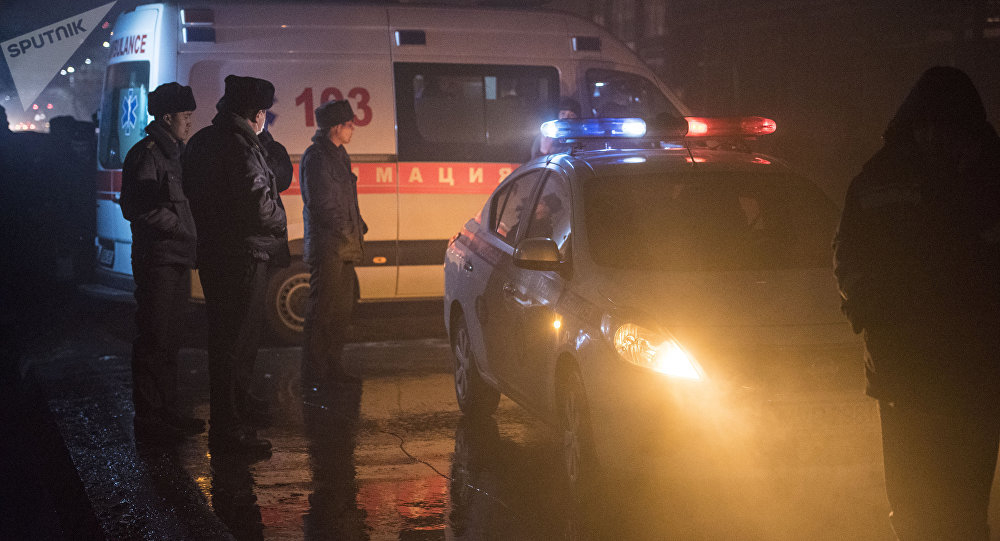 В Бишкеке ночью агрессивная толпа напала на милиционеров