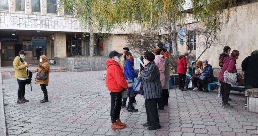 Сотрудники «Кыргыз почтасы» вышли на митинг