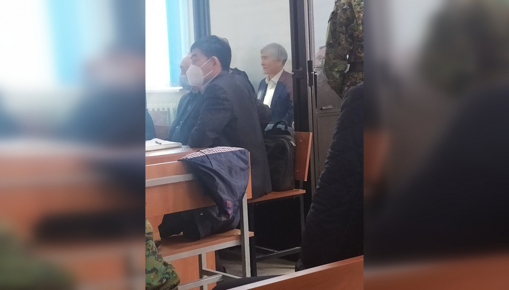 Дело о событиях в Кой-Таше. Алмазбек Атамбаев доставлен в зал суда