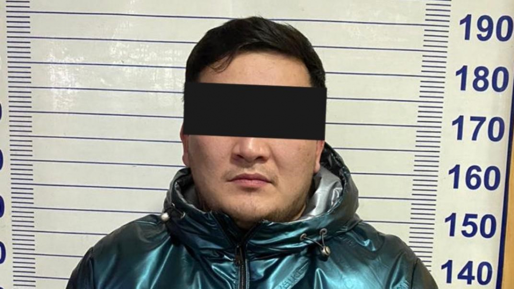 В Бишкеке мужчина взял деньги на якобы операцию матери и скрылся