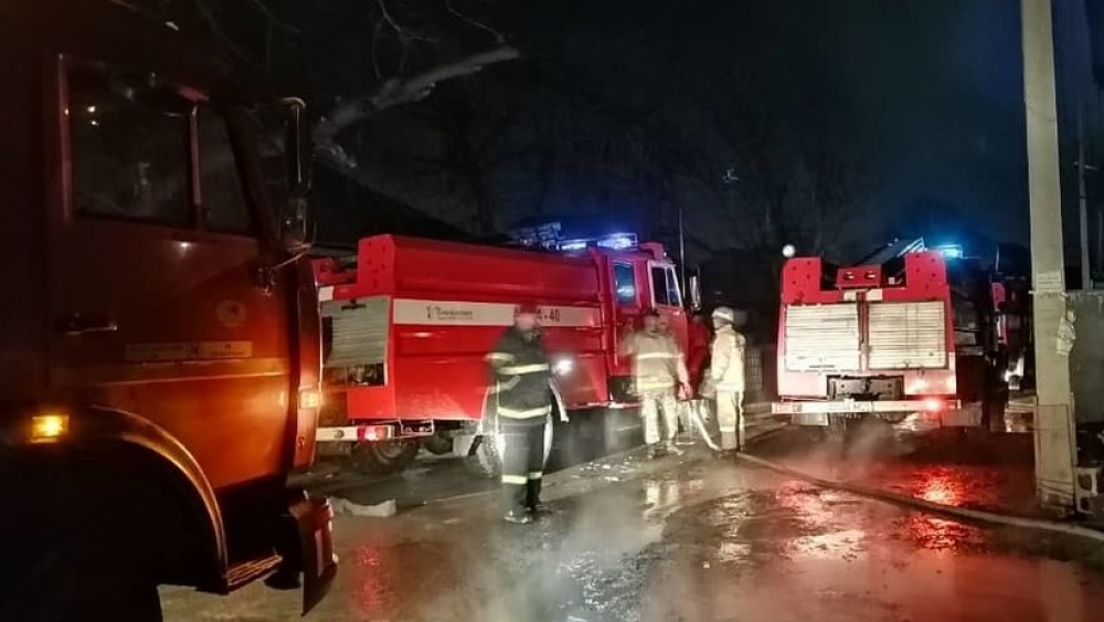 В Узгене при пожаре в медклинике пострадал 74-летний мужчина