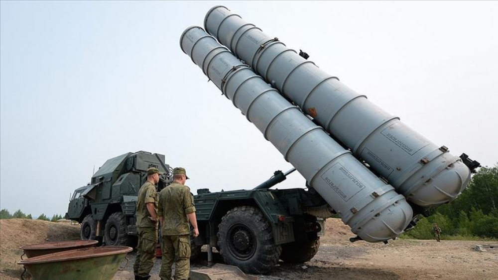 Россия поставит в Кыргызстан С-300 и беспилотники