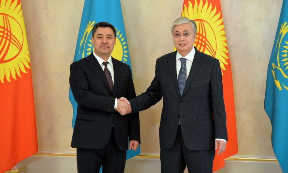 Президенты Кыргызстана и Казахстана направились на переговоры в узком формате