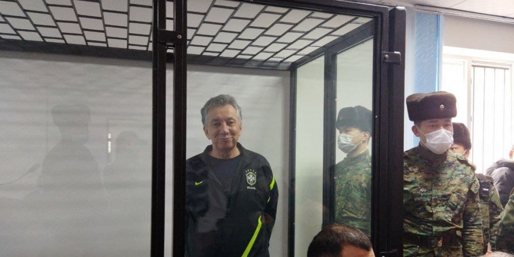 События в Кой-Таше. Фарида Ниязова доставили на судебный процесс