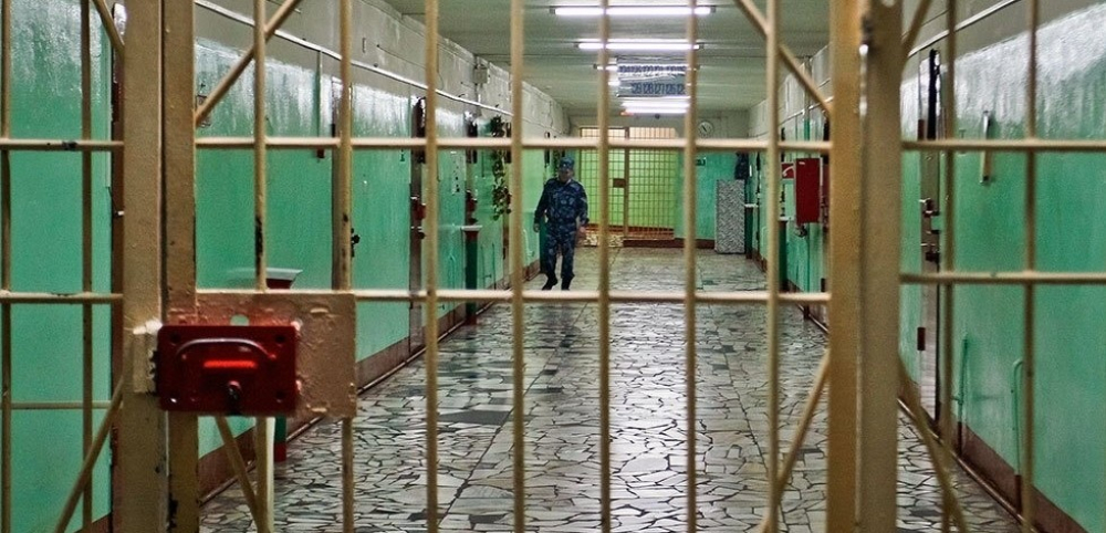 В администрации СИЗО-1 Бишкека подтвердили, что трое заключенных зашили себе рты