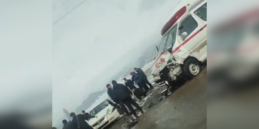 Страшная авария в Кемине: столкнулись 4 автомашины, в том числе Скорая помощь