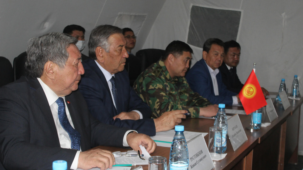 Правительственные делегации подписали протокол по делимитации и демаркации кыргызско-таджикской госграницы