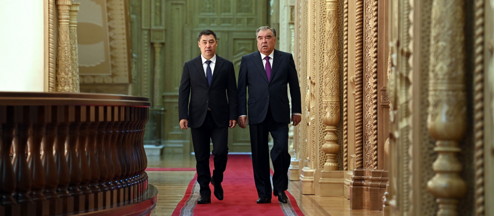 Садыр Жапаров перед личной встречей упомянул конфликт на границе с Таджикистаном. Эмомали Рахмон промолчал