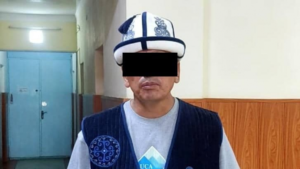 В Нарыне задержан лжесотрудник ГКНБ – «проводил проверку» в райадминистрации и вымогал деньги