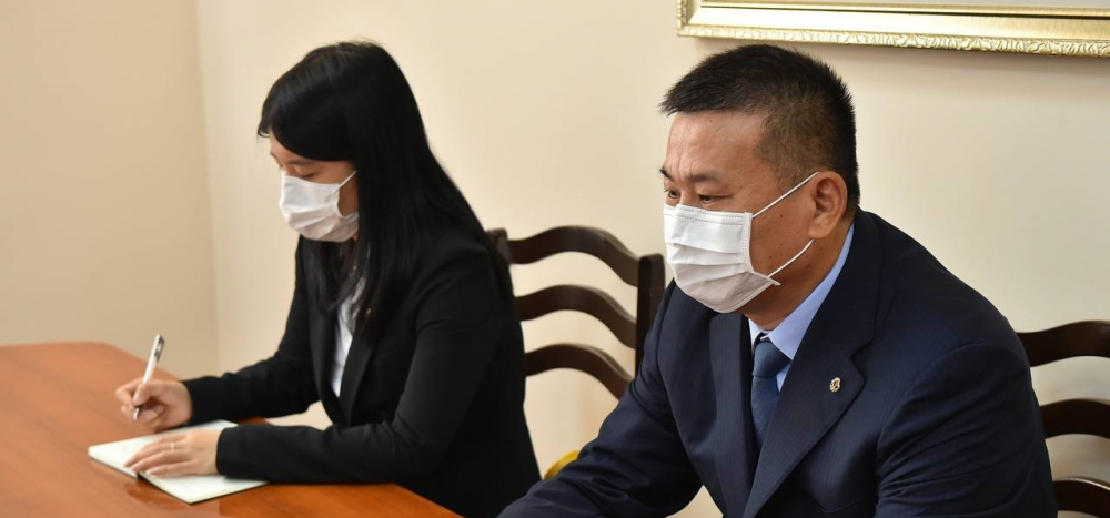 В Кыргызстане планируют построить завод по производству китайской вакцины от COVID-19