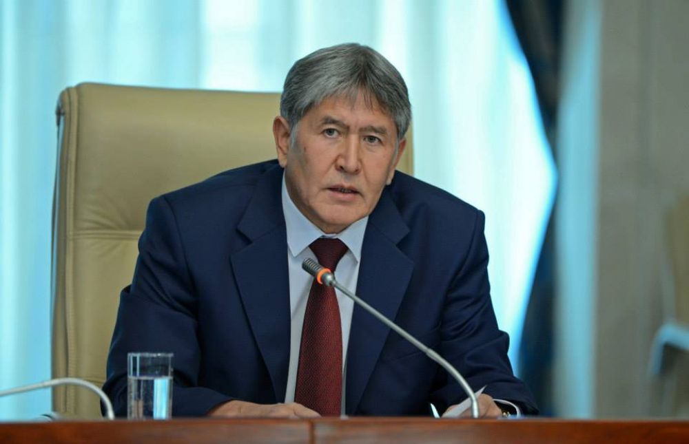Алмазбек Атамбаев кайрылуу жасап, кыргызстандыктарды КР эгемдүүлүгүнүн 30 жылдыгы менен куттуктады