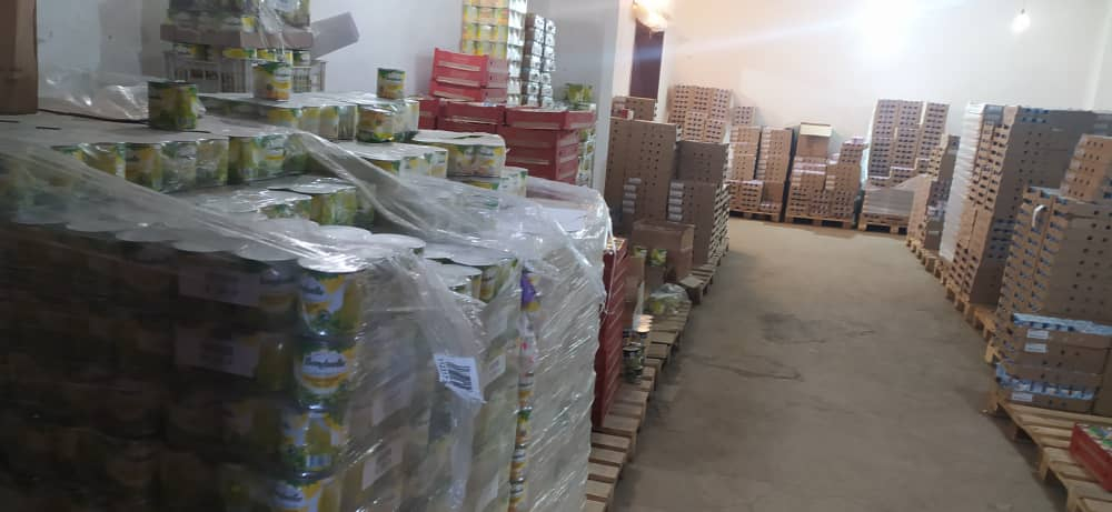 Сотрудники ГКНБ обнаружили склад с просроченными товарами на 2 млн сомов в сутки