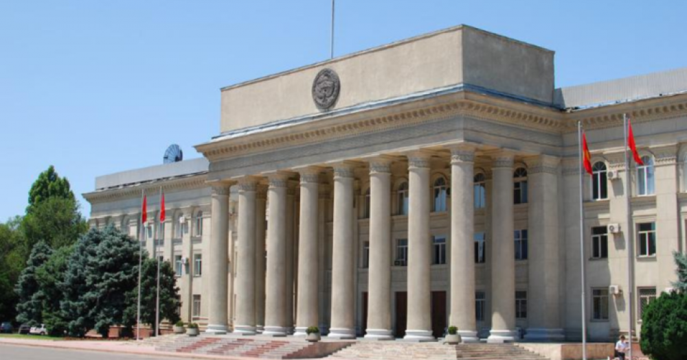 Садыр Жапаров отправил в отставку кабинет министров