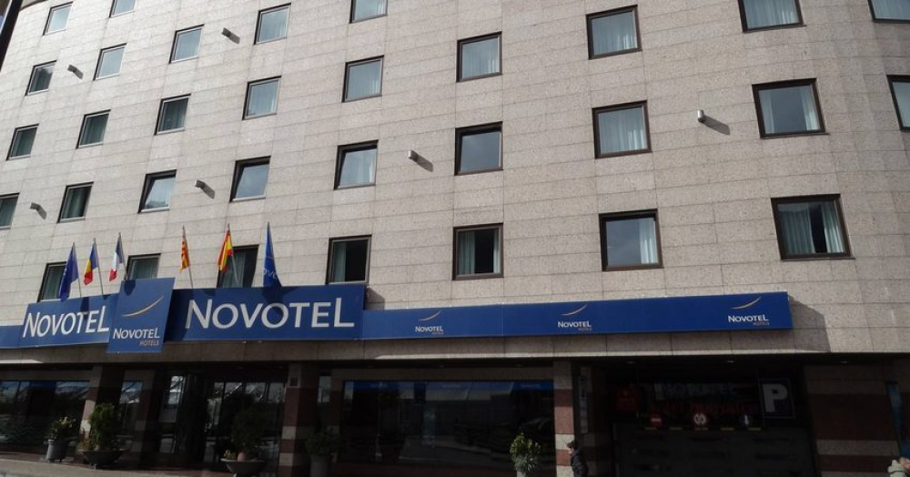 Еще один пожар в Бишкеке. Горит недавно построенный отель Novotel