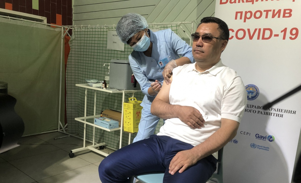 Садыр Жапаров призывает кыргызстанцев вакцинироваться