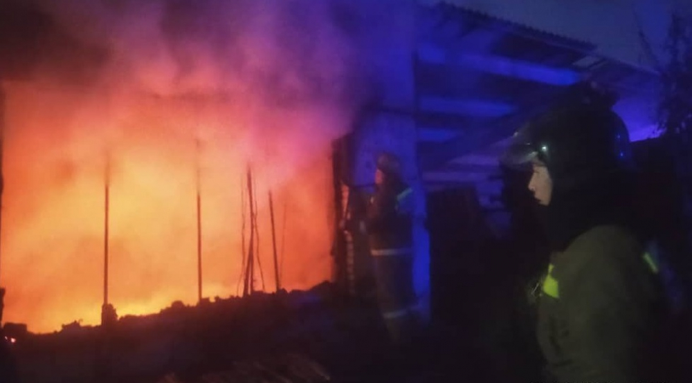 Пожар на автобазе в Бишкеке. Есть погибшие