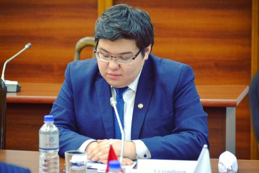Темирлан Султанбеков: «Акылбек Жапаров признался в том, что он государственный изменник!»