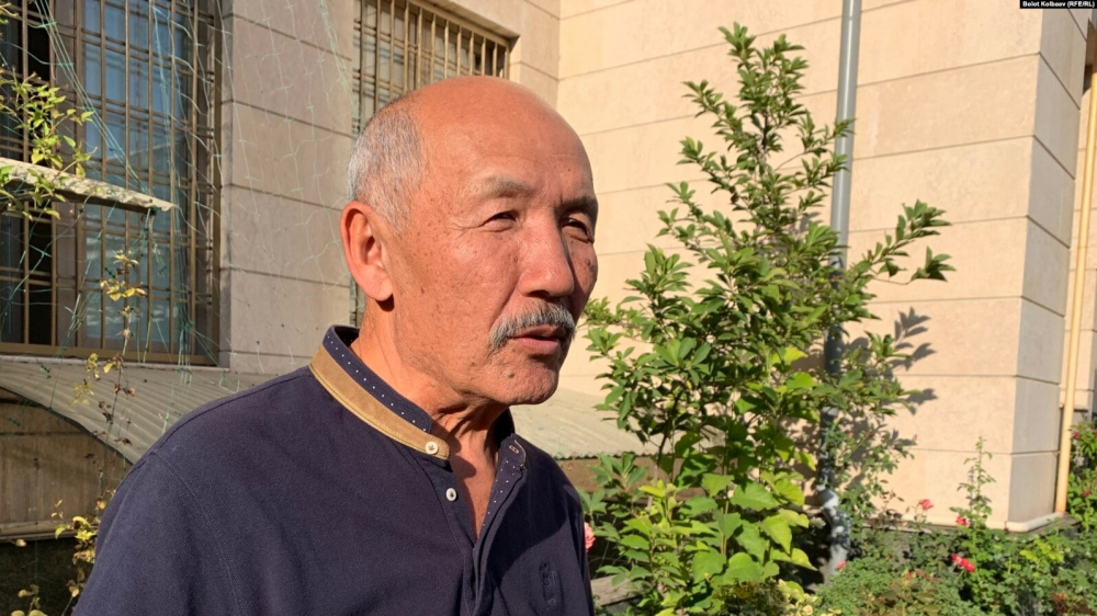 Ишенбай Кадырбеков назвал решение о сносе гостиницы «Иссык-Куль» вандализмом