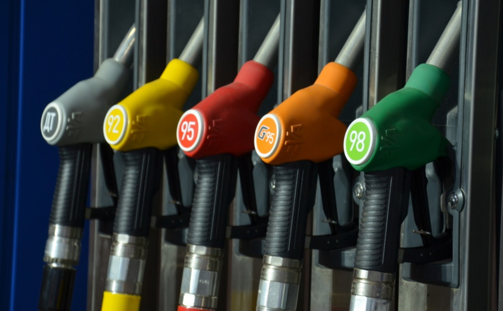 В Кыргызстане цены на бензин вырастут на 4 сома, дизель - на 6 сом