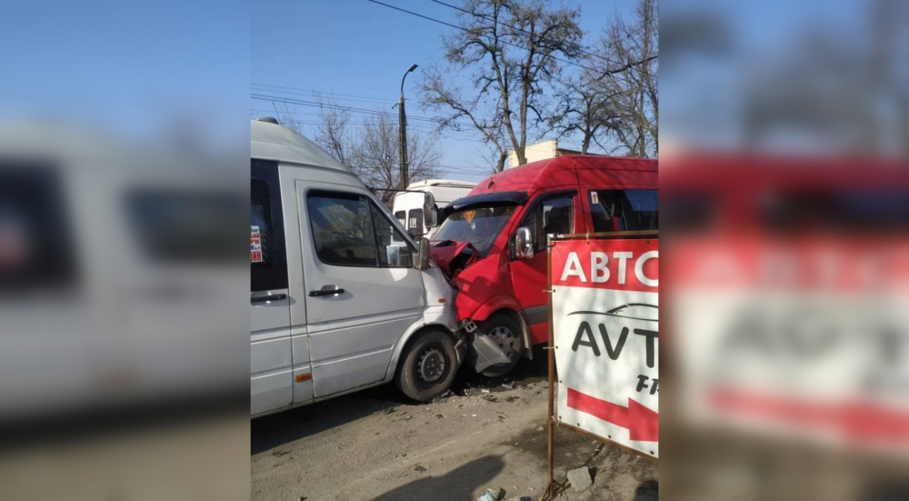 В Бишкеке после аварии с участием двух маршруток госпитализированы 18 человек