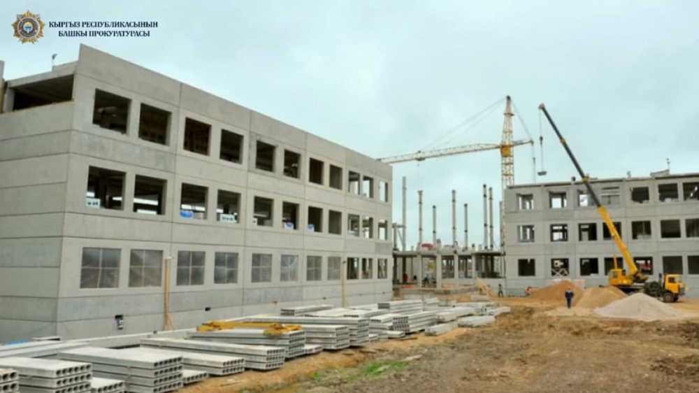 При строительстве школы на Иссык-Куле чиновники присвоили более 3 млн сомов