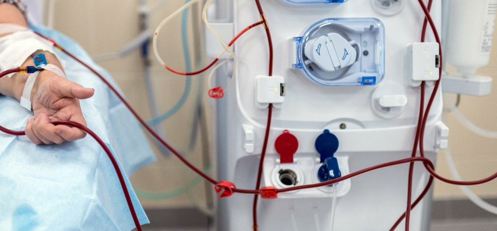 В Оше частный медцентр использовал аппараты для гемодиализа, угрожающие жизни пациентов